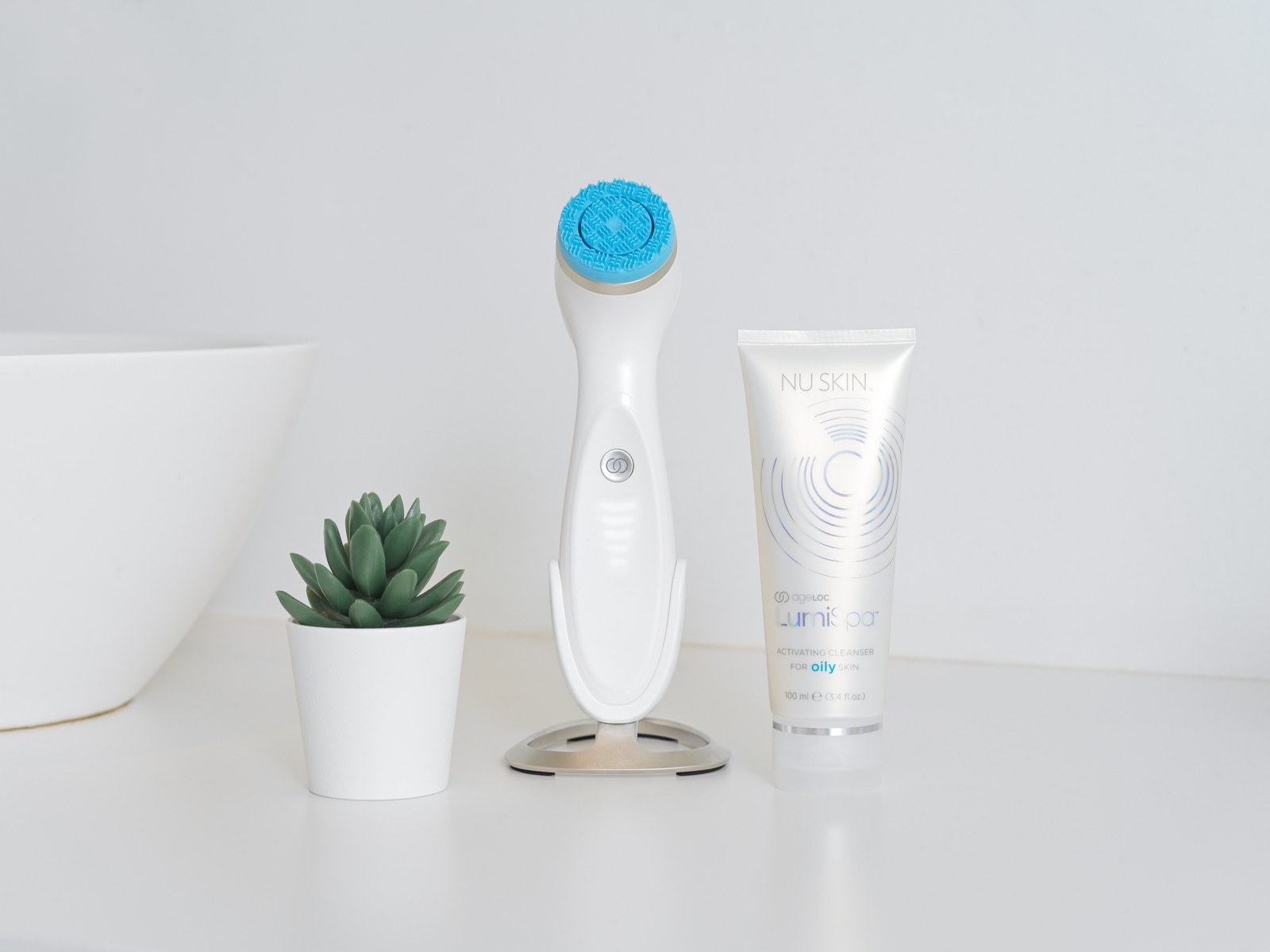 ageLOC LumiSpa iO Lifestyle